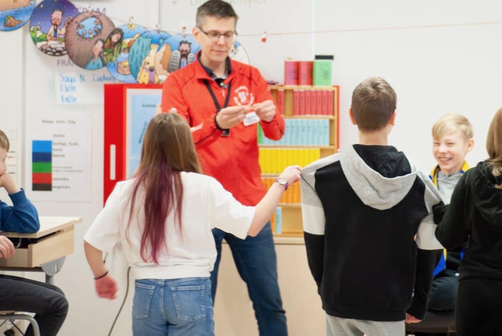 Bibeläventyr på skolor?